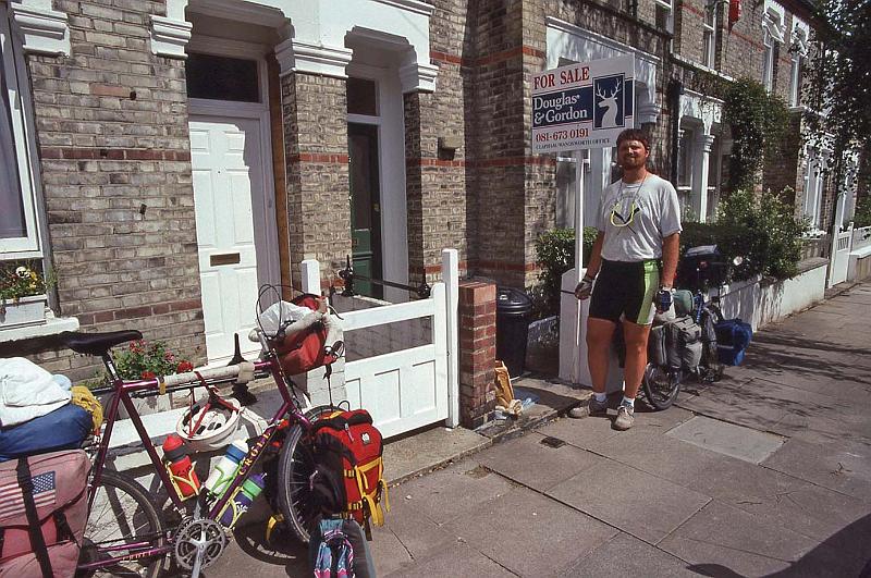 WT 2700 333-11 UK 1992-1.jpg